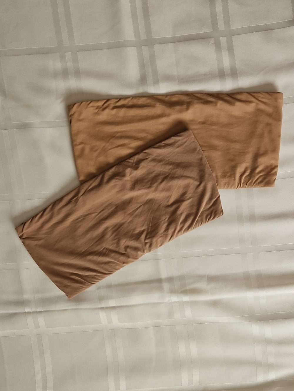 SKIMS 2-Pack Strapless Bandeau Tops in Nude and Tan